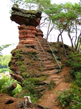Schwalbenfels auf dem Dahner Felsenpfad